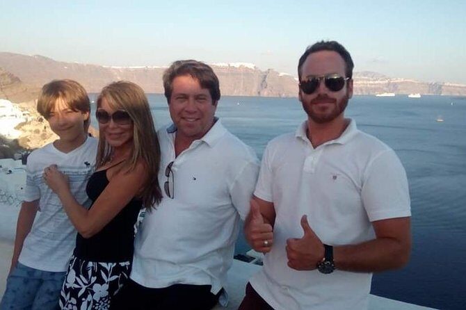 Best of Santorini: 3-hour Private Tour with a Local Guide - The biggest difference-maker: your guide in the driver seat