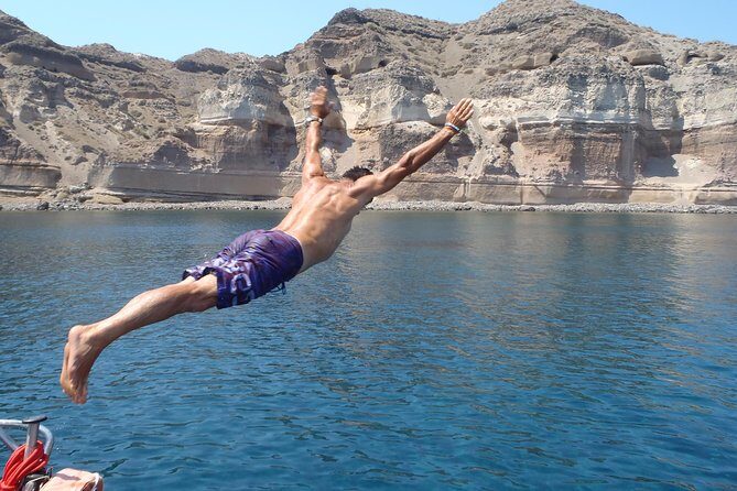 Morning Caldera Sailing Cruise - The Lunch and Drinks Plan: Why Food Matters on a Sailing Day