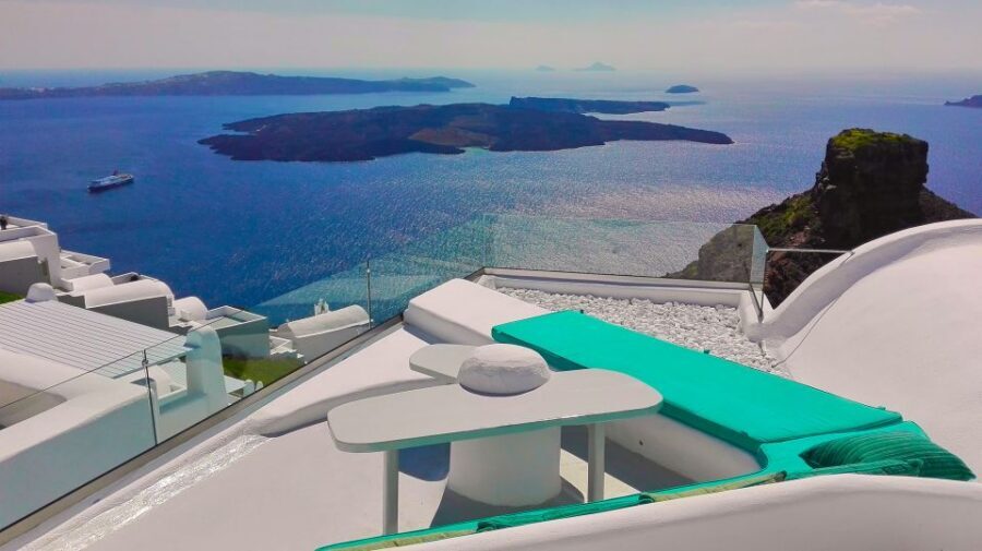 Private Famous Sights Tour with Local Guide in Santorini - Pickup and A/C transport: where the tour starts matters in Santorini