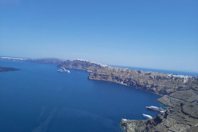 Private Helicopter Tour Santorini 30 minutes - up to 4 passengers - The route in plain English: what you’ll see from above
