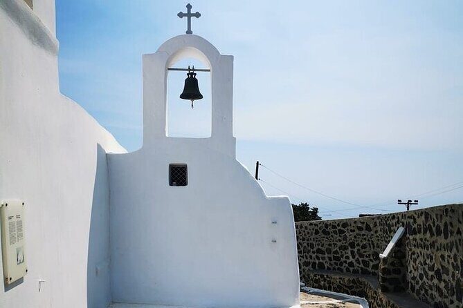 Santorini Highlights Tour 5 Hour - Pyrgos: Hilltop Streets, Venetian Castle Area, and Church Count Energy