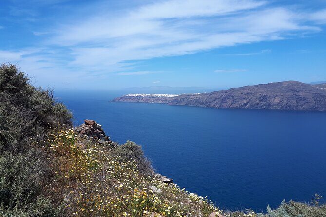 Santorini Highlights& Wine Tasting Private Tour - Perissa Black Sand Beach: The Most Relaxed Part of the Day