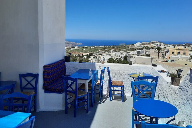 Santorini like a local: Discover local flavors by exploring the island! - Venetsanos Winery above Athinios: tastings with caldera views