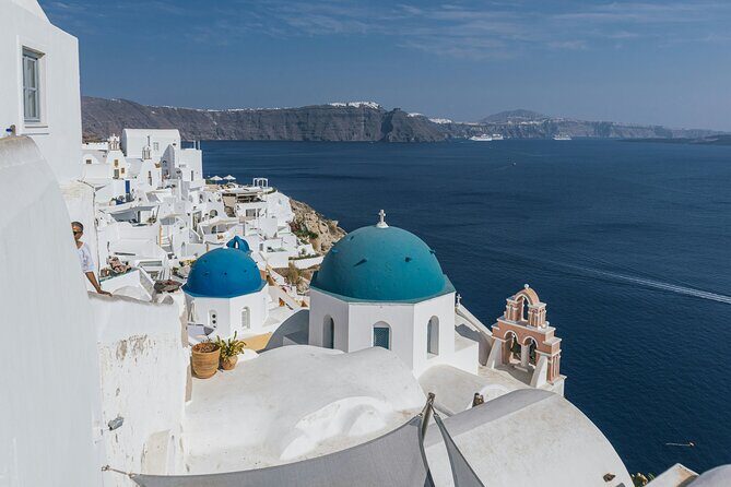 Santorini Odyssey: Exclusive 5-Hour Private Tour - Red Beach and Perissa Black Sand: volcanic color, easy beach break