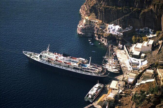 Santorini Port to any Hotels or vice versa - Key things that make this transfer worth your attention