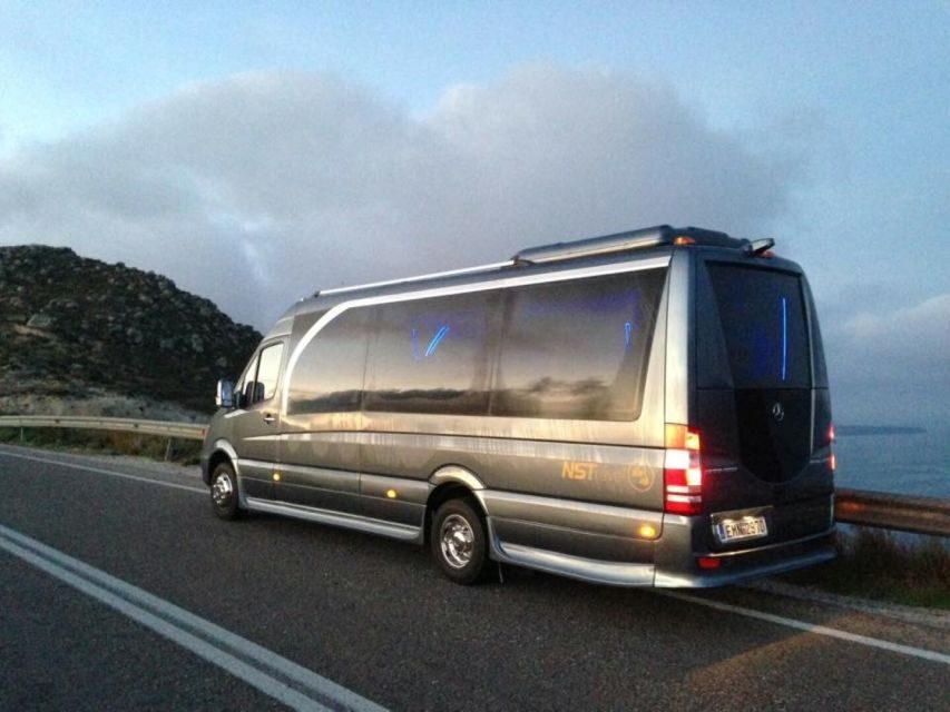 Santorini: Private 4-Hour Chauffeur Service - A few smart ways to use the 4 hours