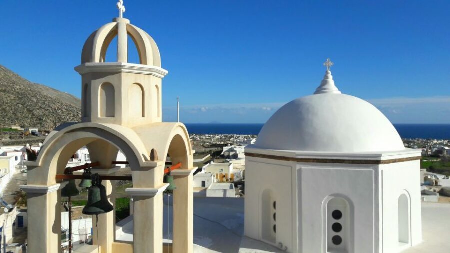 Santorini: Private 4-Hour Cultural Villages Sightseeing Tour - Guides and drivers: what you should look for in the day
