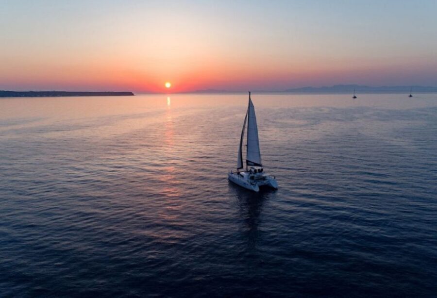 Santorini: Private Sunset Cruise with Dinner and Drinks - Key things you’ll notice