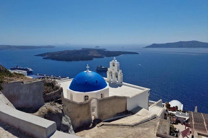 Santorini Private Tour in Spanish - Red Beach and Perivolos: volcanic color versus organized comfort