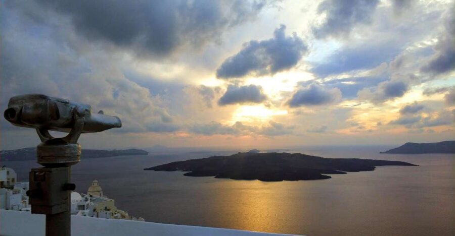 Santorini Sunset Chasing Adventure: Half-Day Private Tour - Akrotiri Lighthouse at golden hour: sea views and that lighthouse feeling