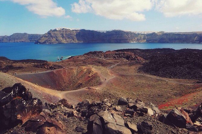 Santorini Volcanic Islands Cruise: Volcano, Hot Springs and Thirassia - Boat basics: riding out on a classic caïque