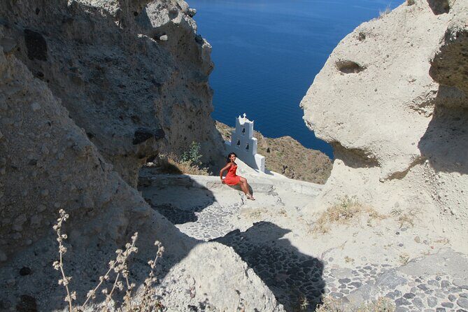 Santorini's Hidden Gems with Wine Tasting: 6-Hour Private Tour - Heart of Santorini: A Heart-Shaped Rock Window to Sea and Volcano