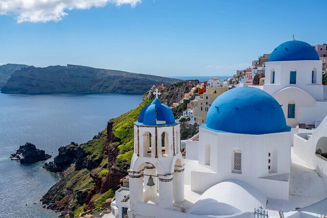 Tailormade Santorini island tour - Pyrgos in about 30 minutes: a medieval village break with an easy pace